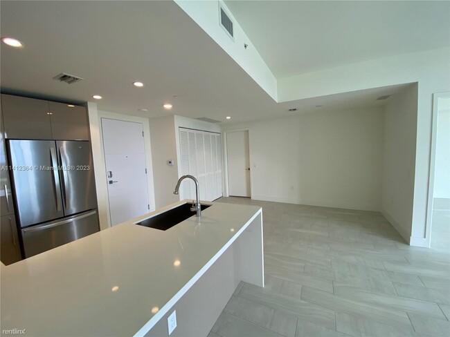 Building Photo - 2 br, 2 bath Condo - 2000 Metropica Way Ap...