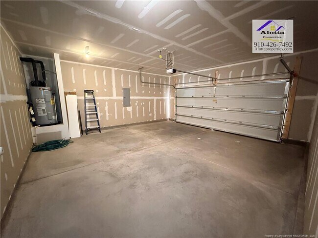 Building Photo - 156 Hanover Dr