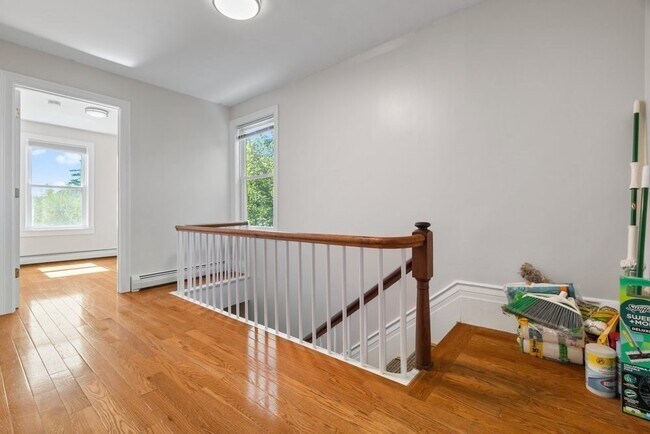 Building Photo - 15 Holton St