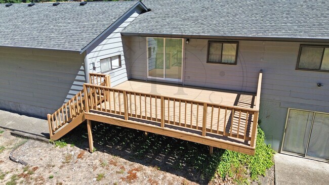 Building Photo - 13235 NW Pumpkin Ridge Rd