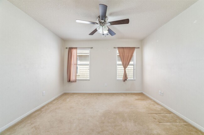 Building Photo - 3530 Barkers Crossing Ave