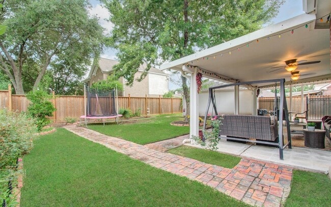 Building Photo - 12427 Shadycrest Dr