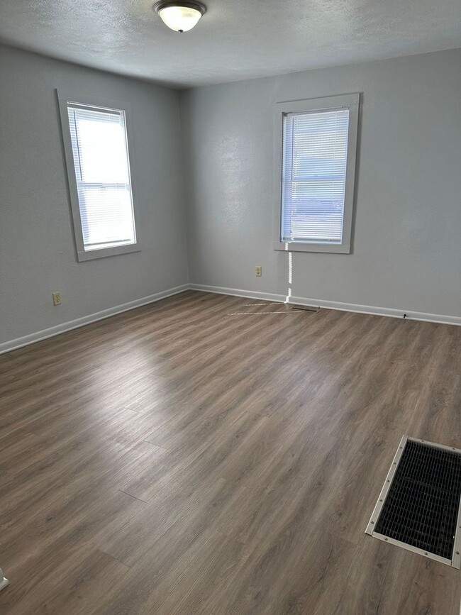 Building Photo - 712 S 10th St