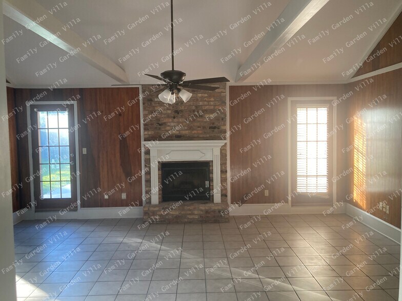 Building Photo - 2119 Highway 3185