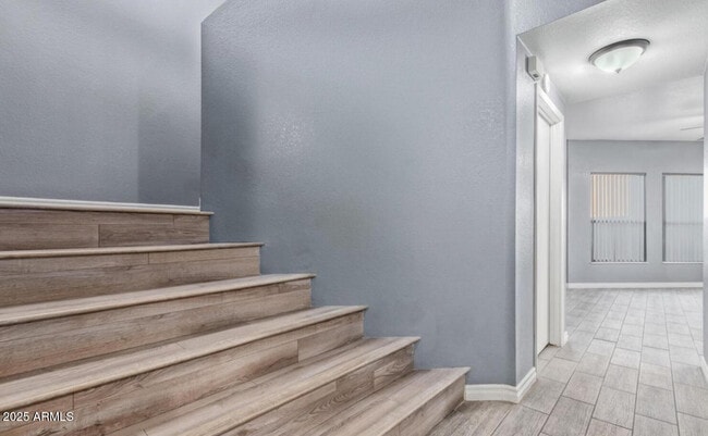 Building Photo - 280 S Elizabeth Way