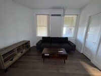 Building Photo - 206 W Main St