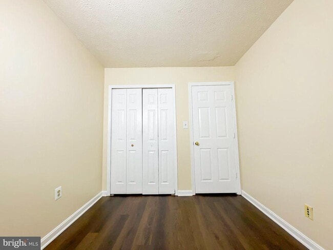 Building Photo - 7218 Mahogany Dr