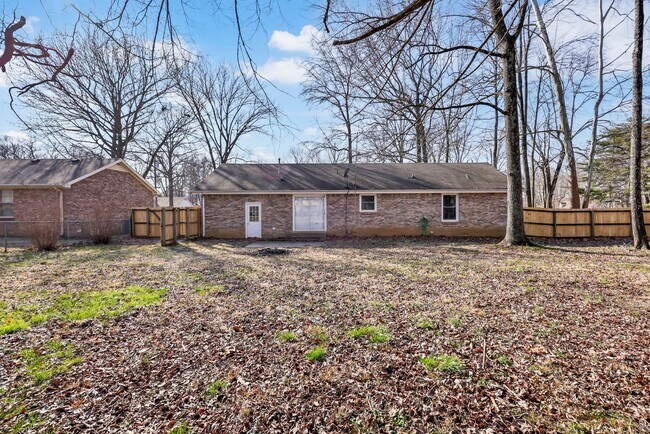 Building Photo - 171 W Regent Dr