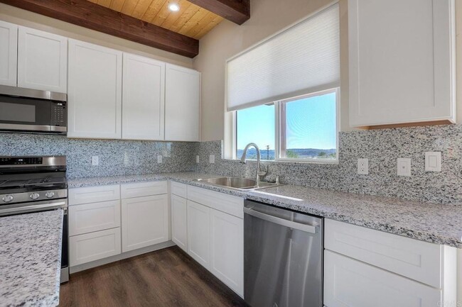 Building Photo - 29433 Cole Grade Rd