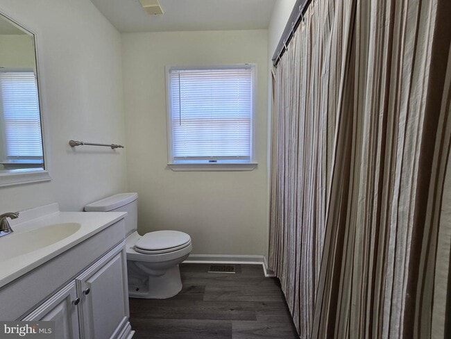 Building Photo - 23 Lordship Ln