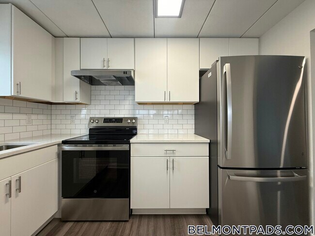 Building Photo - 53 Hill Rd