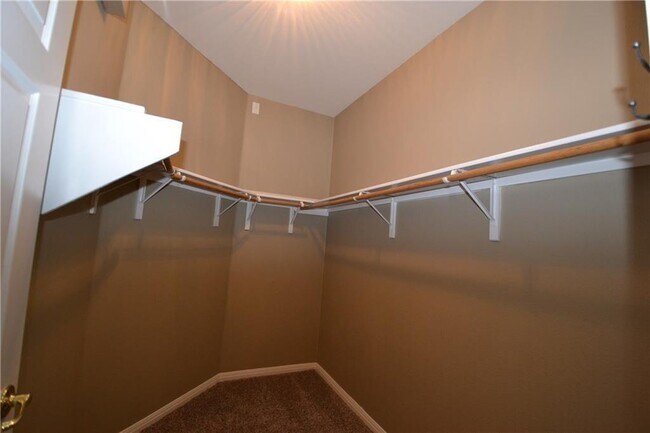 Building Photo - 5624 Toscana Ave