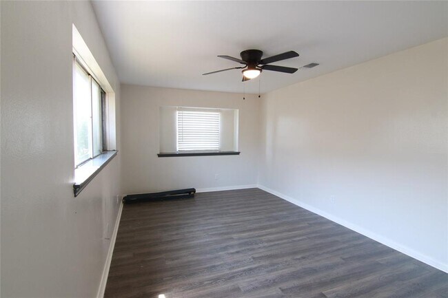 Building Photo - 9030 Langdon Ln