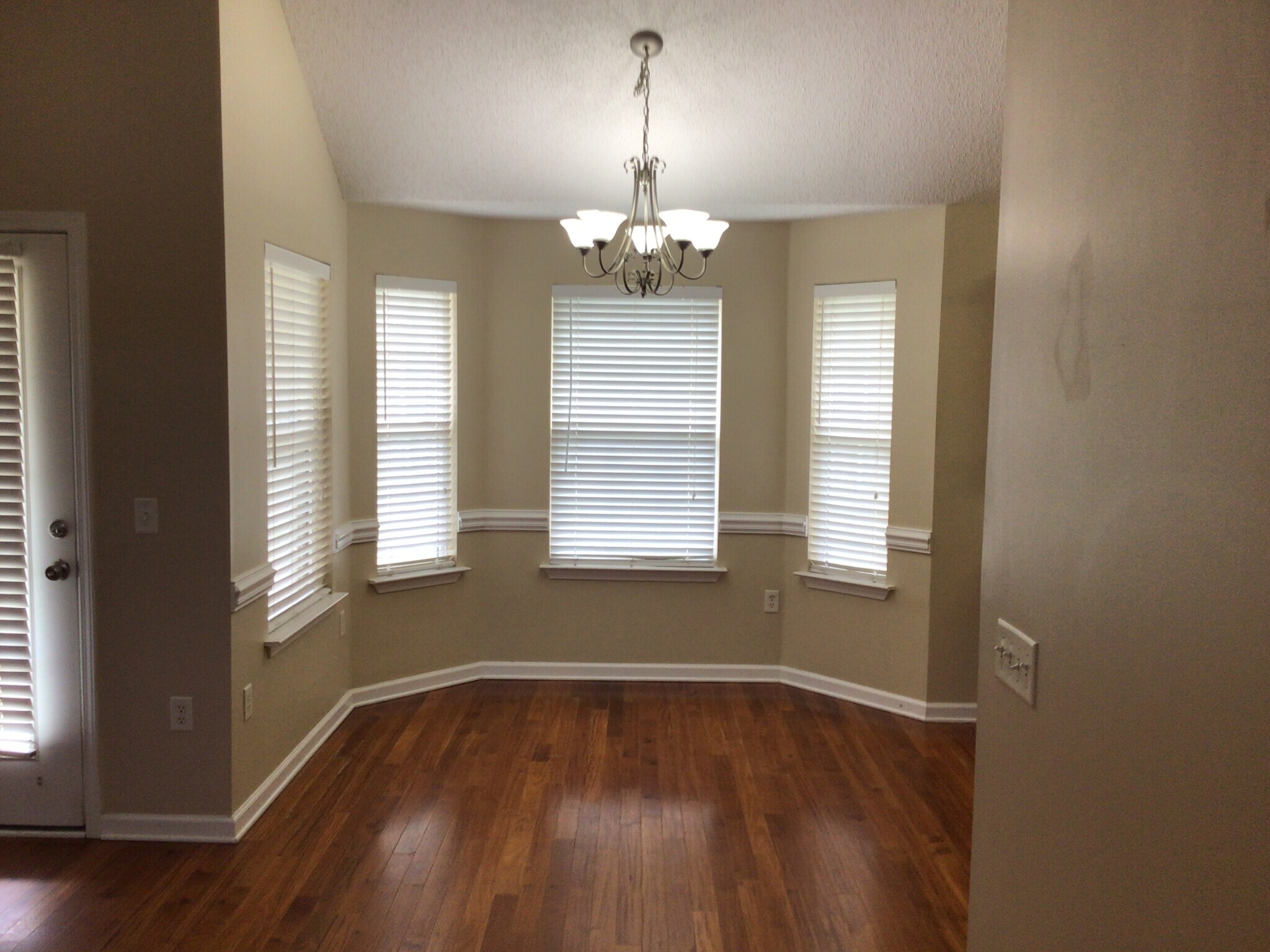 Building Photo - 64 Lancaster Way