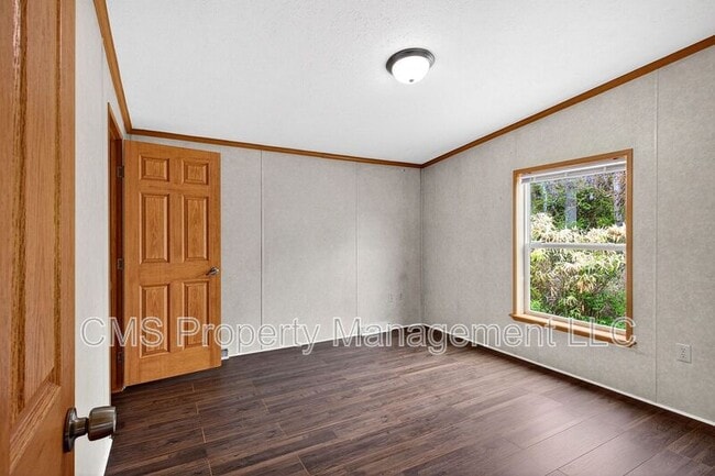 Building Photo - 15 W Redwood Ave