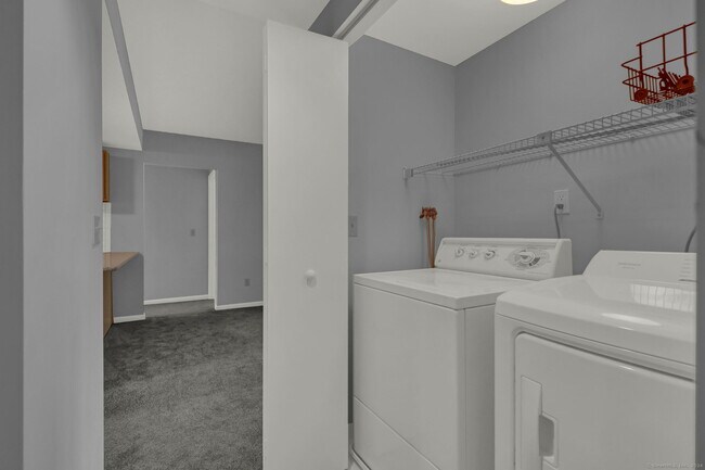 Building Photo - 1128 Windward Rd
