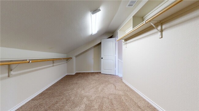 Building Photo - 923 Emerald Dove Ave