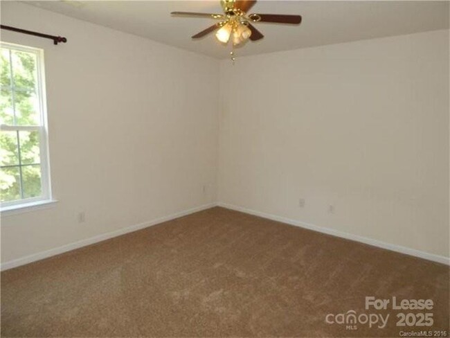 Building Photo - 17130 Cambridge Woods Ct