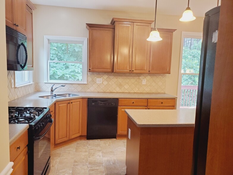 Building Photo - 130 Copper Leaf Way