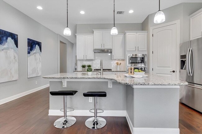 Building Photo - 2820 Rio Verde Dr