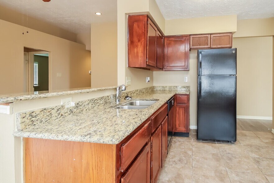 Building Photo - 7831 Poitiers Dr