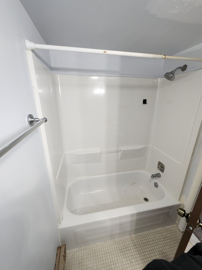 Building Photo - 1472 W Chateau Vert