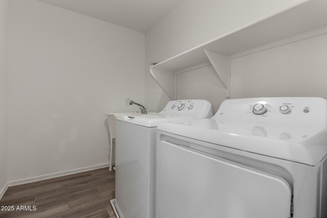 Building Photo - 15142 W Sherman St