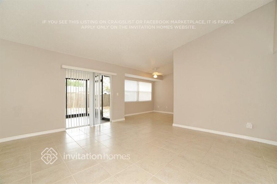 Building Photo - 2324 Fulton Way SW