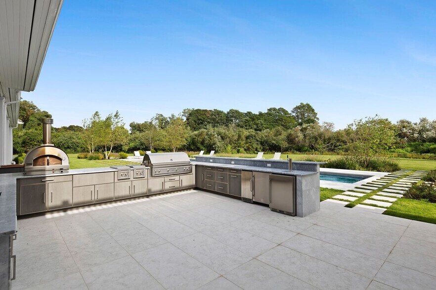 Building Photo - 127 Greenleaf Ln