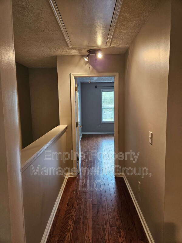 Building Photo - 202 Castlebury Dr