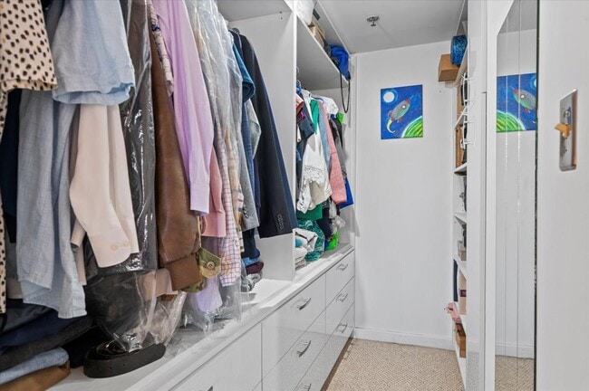 Building Photo - 127 Greyrock Pl