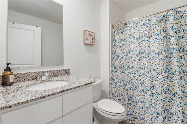 Building Photo - 8361 N Elkcam Blvd