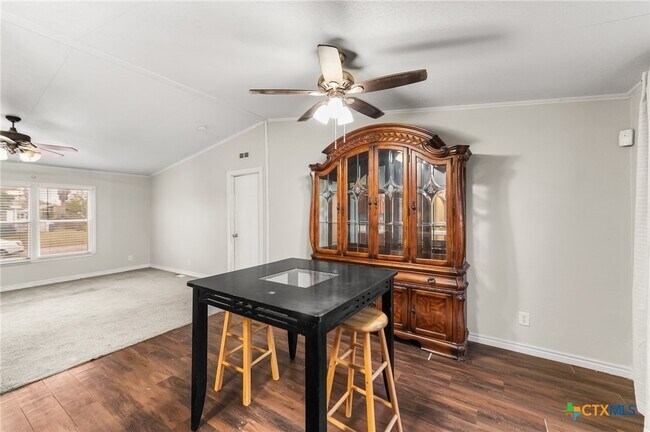 Building Photo - 2676 Pahmeyer Rd