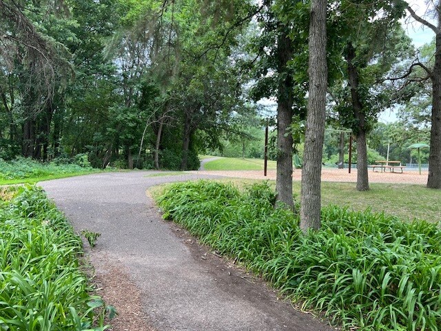 Building Photo - 2674 Matilda St