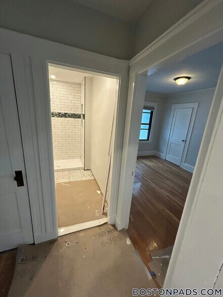 Building Photo - 6 Edgehill Rd