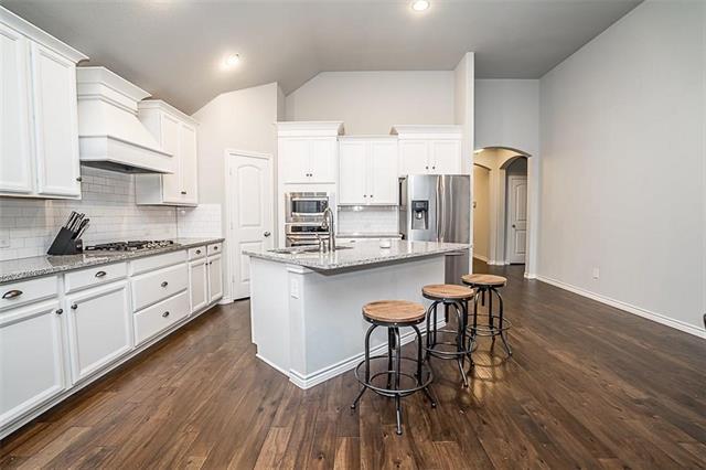 Building Photo - 1020 Rose Garden Dr
