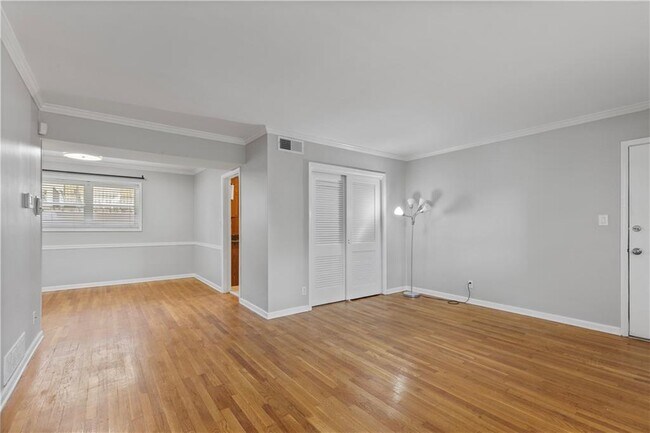 Building Photo - 3660 Peachtree Rd NE