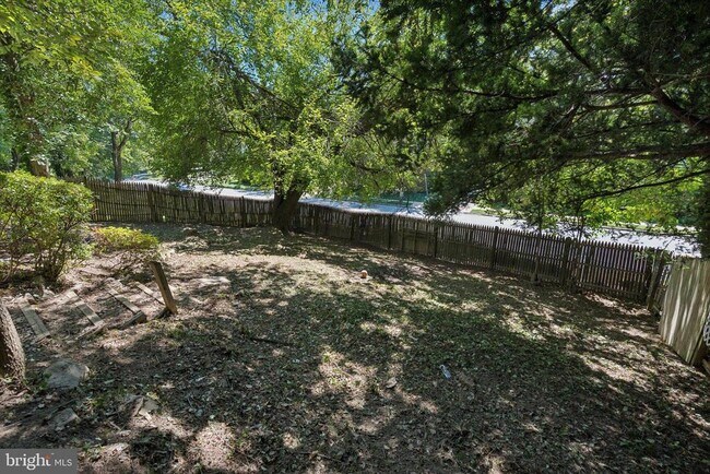 Building Photo - 433 Haverford Rd