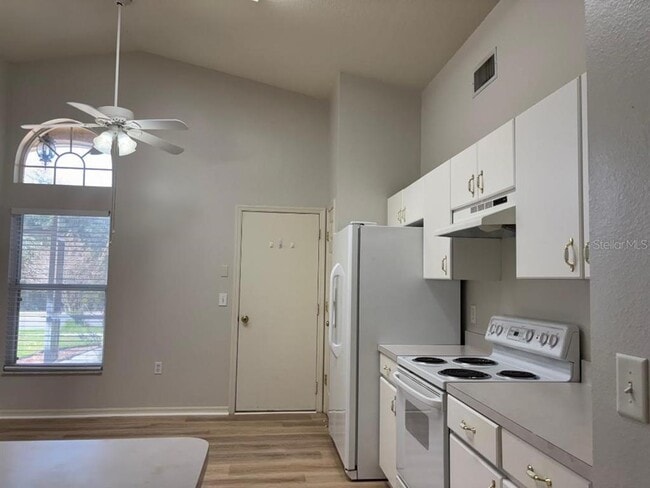 Building Photo - 30904 Burleigh Dr