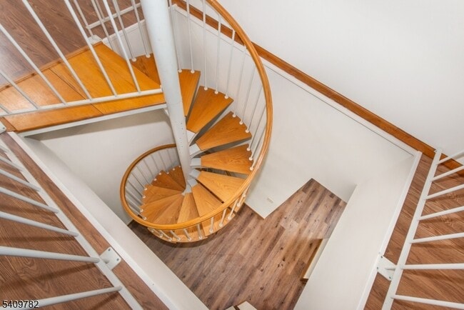 Building Photo - 21 Springfield Ave