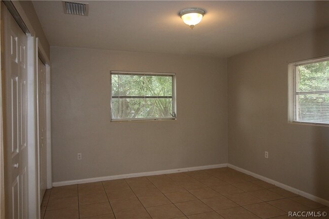 Building Photo - 13 S Washington St