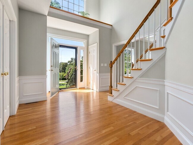 Building Photo - 13 Breakneck Hill Rd