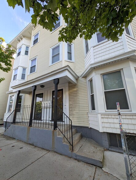 Building Photo - 356 Somerville Ave