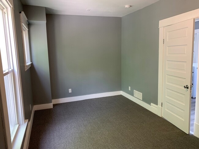 Building Photo - 1029 Walker Ave NW