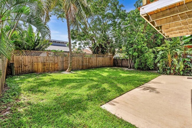 Building Photo - Beautiful 3 bedroom 2 bathroom Home in heart of  Delray Beach