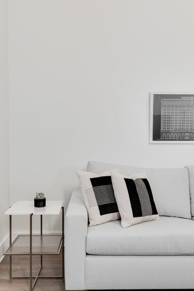 Building Photo - 150S S Independence Mall W