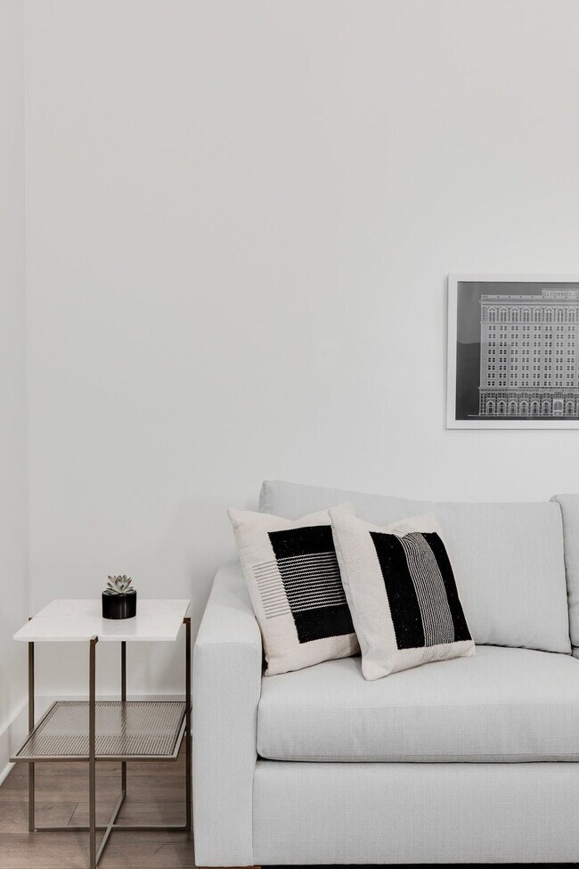 Building Photo - 150S S Independence Mall W