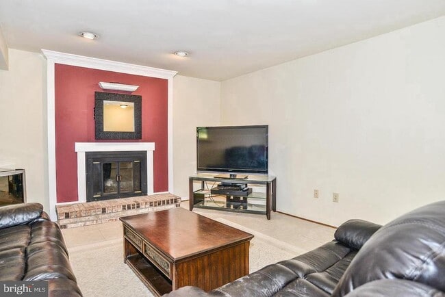 Building Photo - 9013 Chestnut Ridge Rd