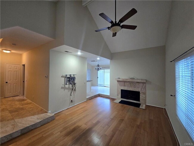 Building Photo - 1920 Costa Mesa St