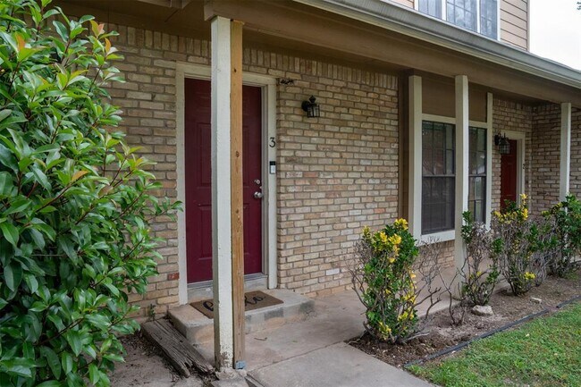Building Photo - 11404 Walnut Ridge Dr